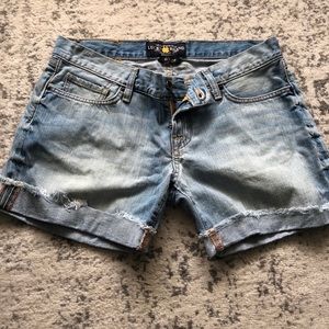 Cute light wash shorts